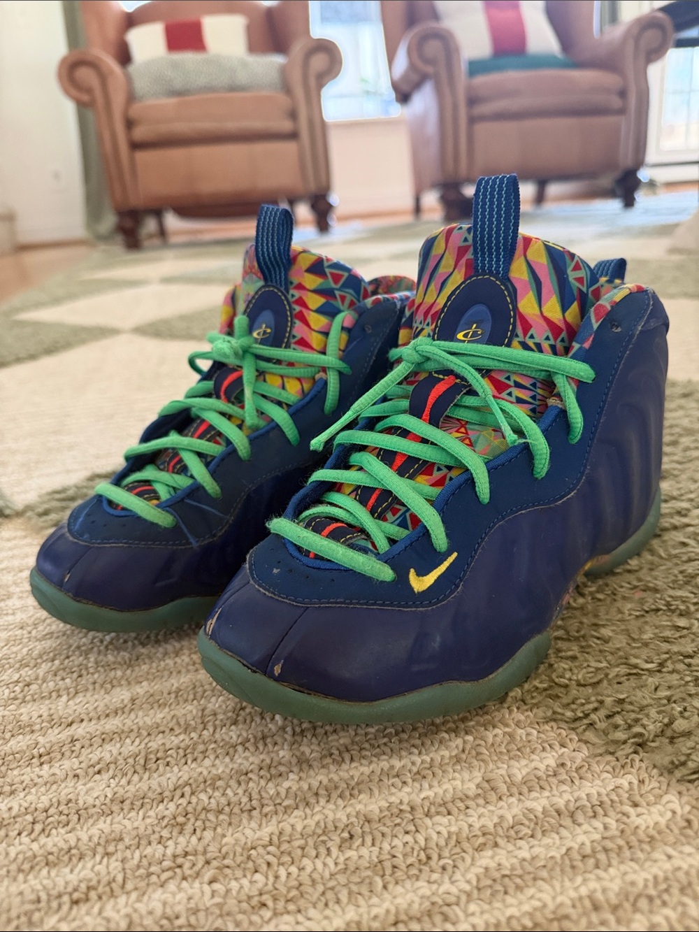 Nike Kids Blue Sneakers with Multicolor Geometric Tongue and Green Laces